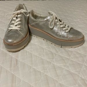Dolce Vita Metallic Platform Sneaker - Size 7